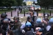 درگیری پلیس آمریکا با معترضان در نزدیکی کاخ سفید

