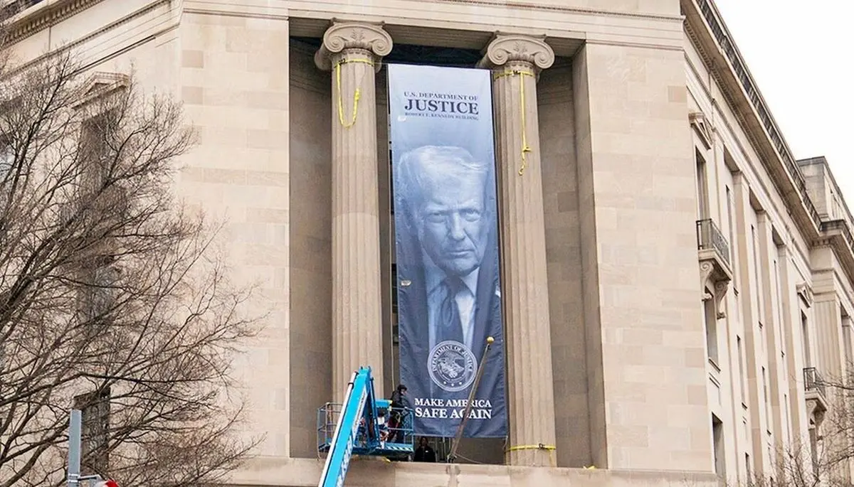 رخ‌نمایی ترامپ برای تسلط بر عدالت
