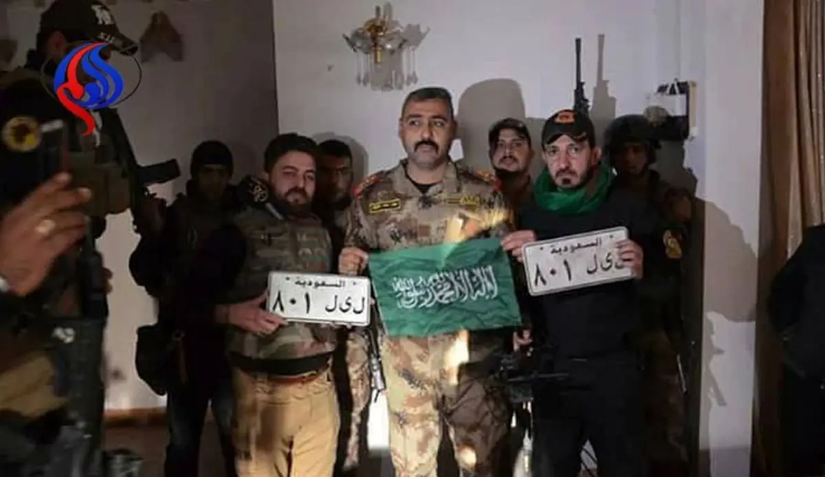 پرچم و پلاکهای سعودی داعش در موصل! +عکس