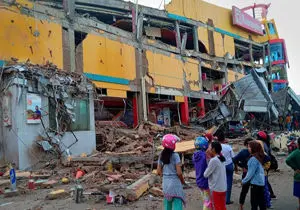 خانه‌های تخریب شده اندونزی گورستان جمعی می‌شوند