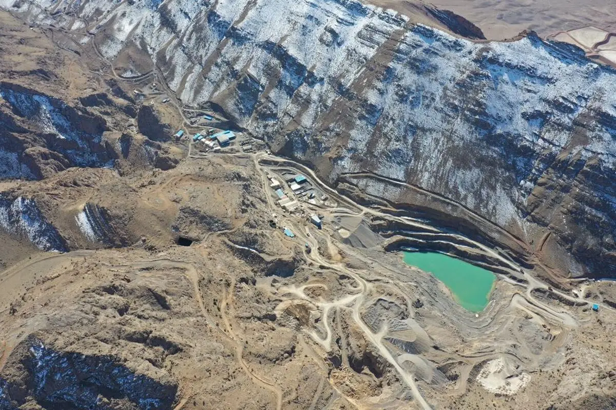 اهدای سهام  شرکت معدنی سوژمیران به کلیه کارکنان و کارگران