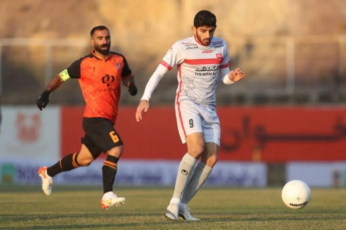 مس رفسنجان 1 - پرسپولیس 1؛ پرسپولیس صدر را تقدیم استقلال کرد