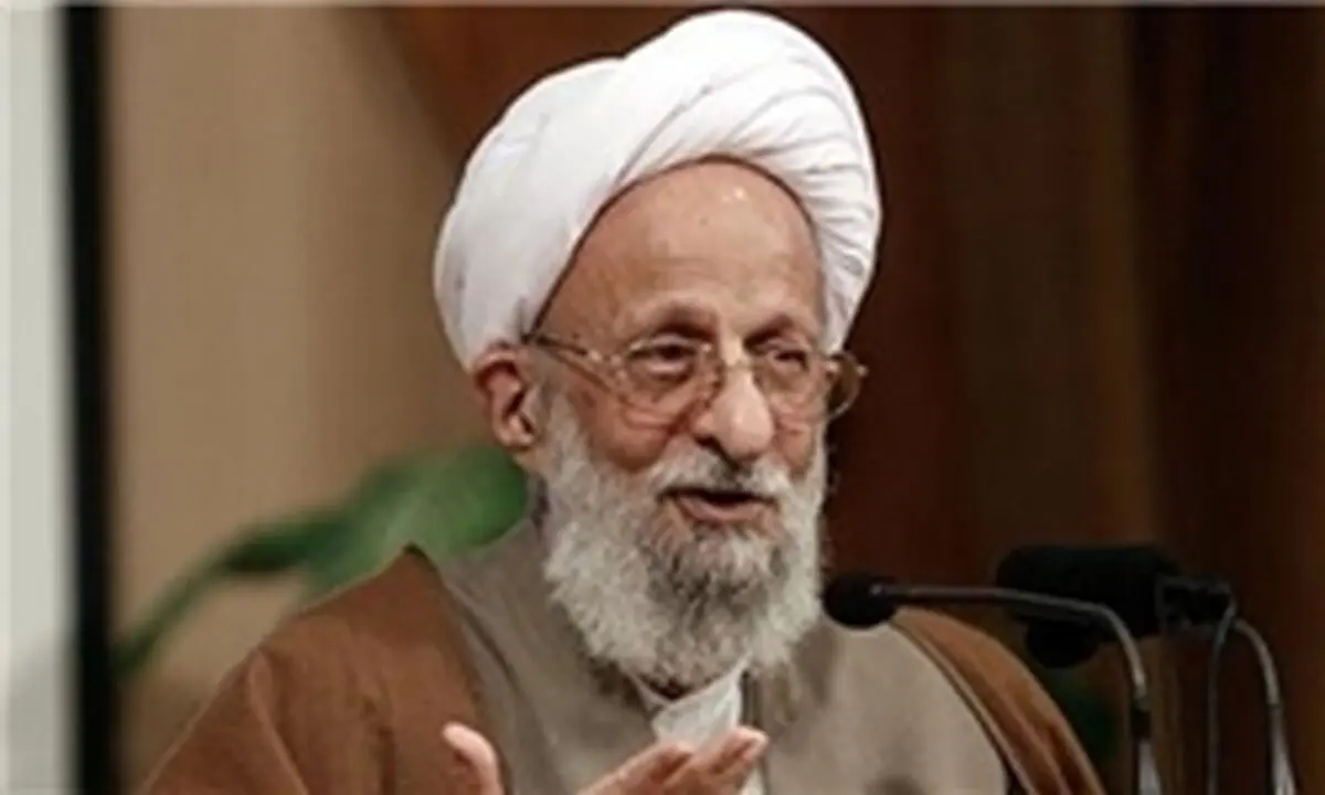 انقدر بی‌عُرضه نباشیم که زحمات هزاران شهید را بر باد بدهیم/ اگر روح انقلابی ضعیف شود همه چیز از بین می‌رود