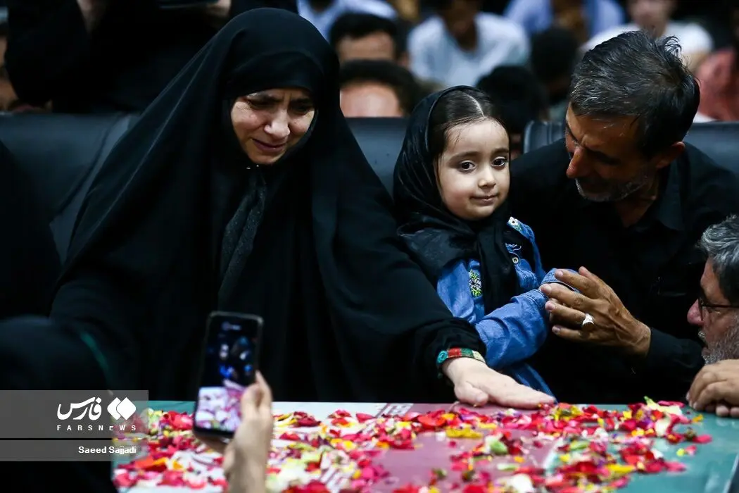 وداع با پیکر شهید مهدی اکبرپور روشن/گزارش تصویی