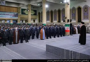 دیدار جمعی از فرماندهان نیروی هوایی و پدافند هوایی ارتش با رهبر انقلاب/گزارش تصویری