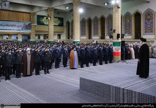 دیدار جمعی از فرماندهان نیروی هوایی و پدافند هوایی ارتش با رهبر انقلاب/گزارش تصویری