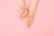 هشت علامت در دست و ناخن‌ها که نشانه از بیماری شماست
