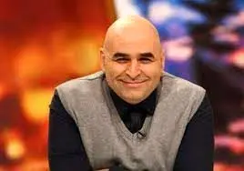 واکنش سگ زنده یاب به تمارض علی مشهدی در برنامه زنده + فیلم

