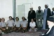 چه گروه‌هایی خواستار انحلال ارتش بودند؟