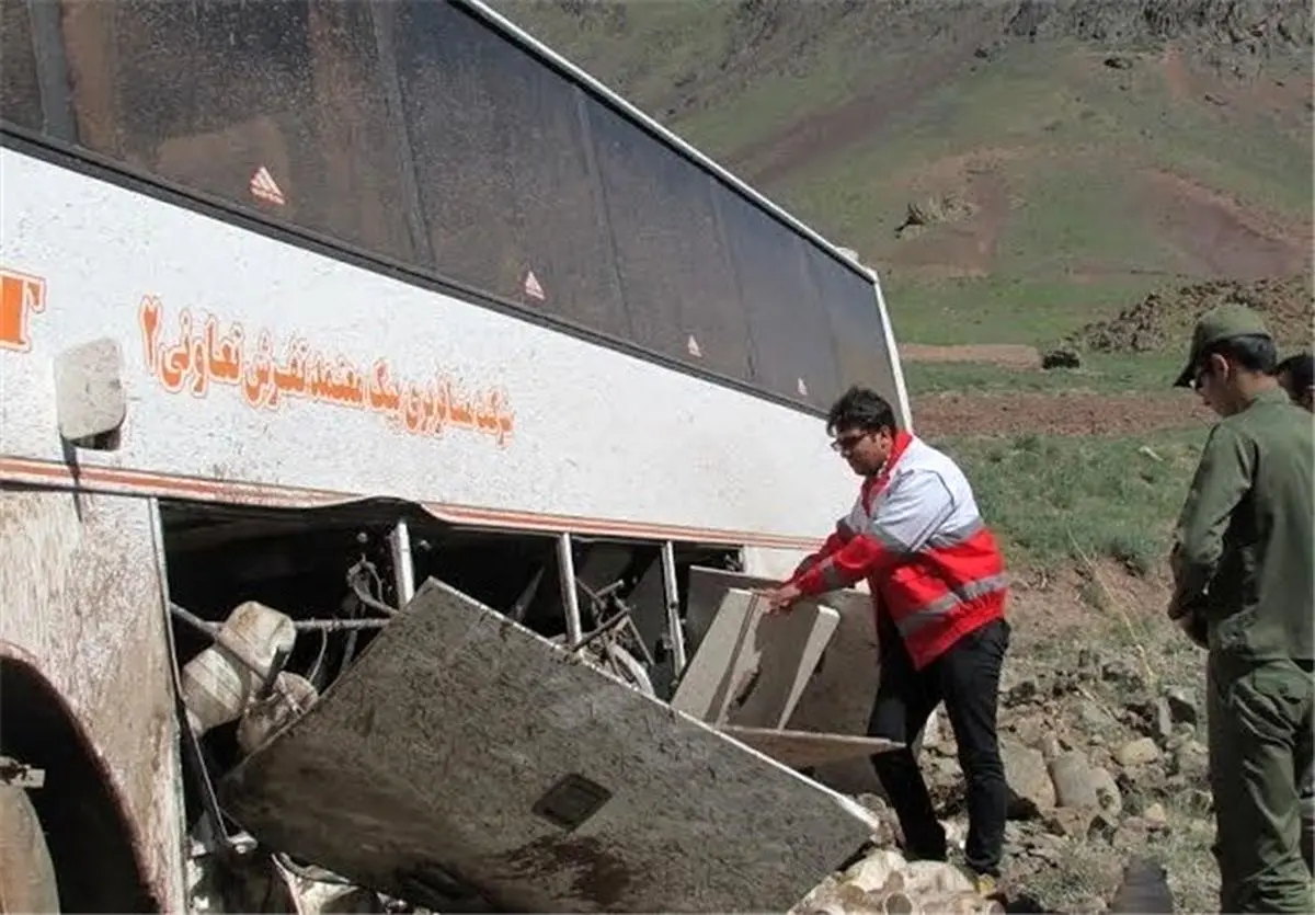 ۲۸ نفر در حادثه واژگونی اتوبوس در اقلید جان باختند