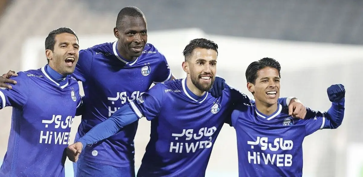 مهاجمان استقلال در مقابل پرسپولیس در دربی 94