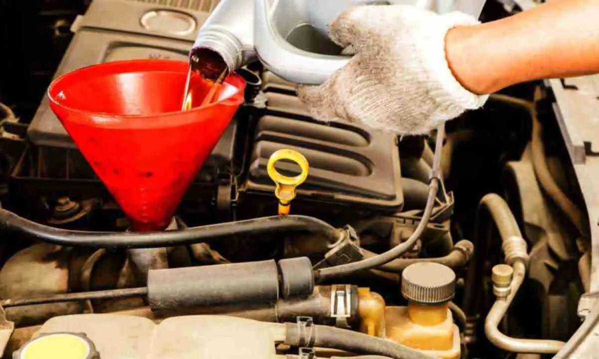 هزینه انواع روغن هیدرولیک برای خودرو + جدول قیمت
