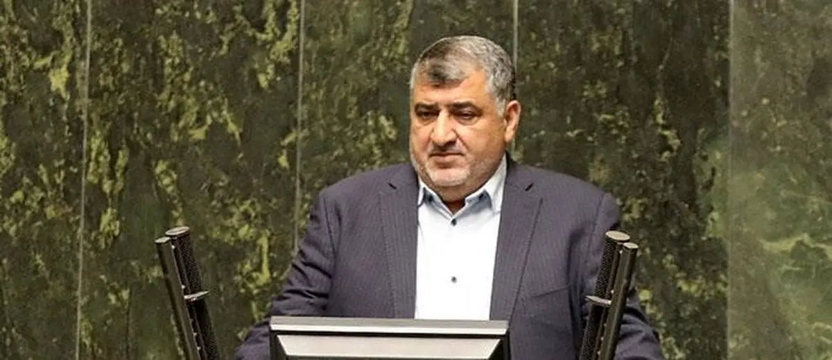 انتقاد نماینده مجلس از عدم اعطای وام به مردم و خرید پتروشیمی از سوی بانک ها