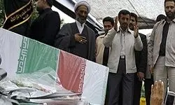 حضور سرزده احمدی نژاد در مراسم تشییع ۲ شهید گمنام