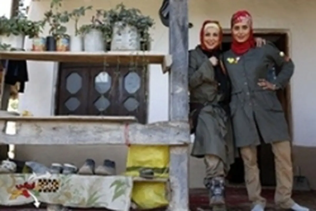 الناز شاکردوست و بهنوش بختیاری در حال موتور سواری/عکس