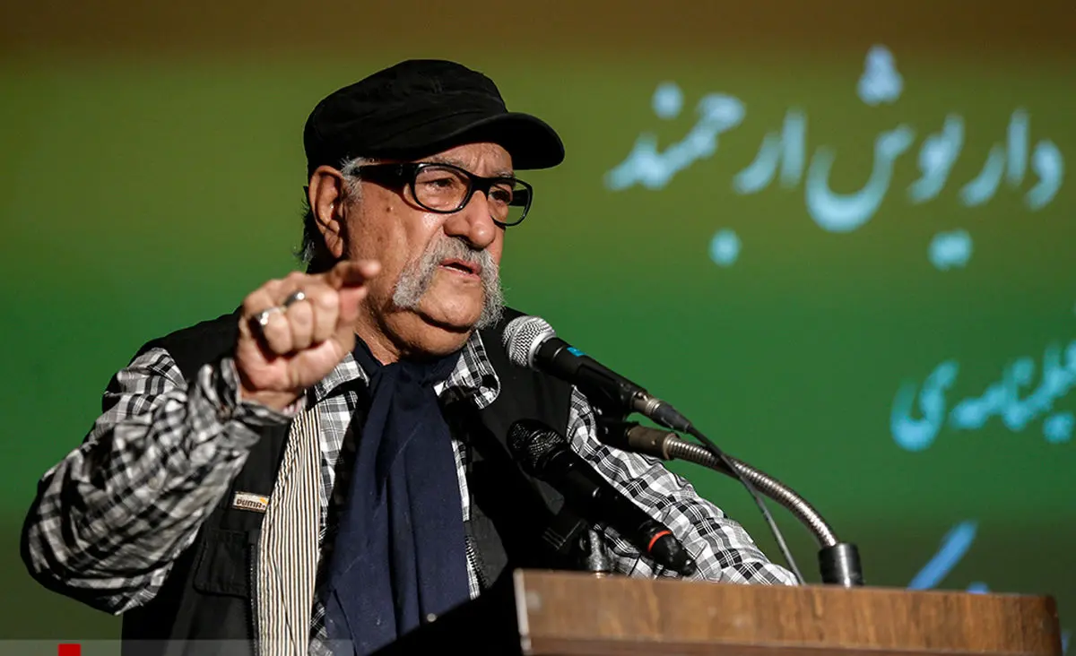 داریوش ارجمند: چه بر سر ما آمده است؟