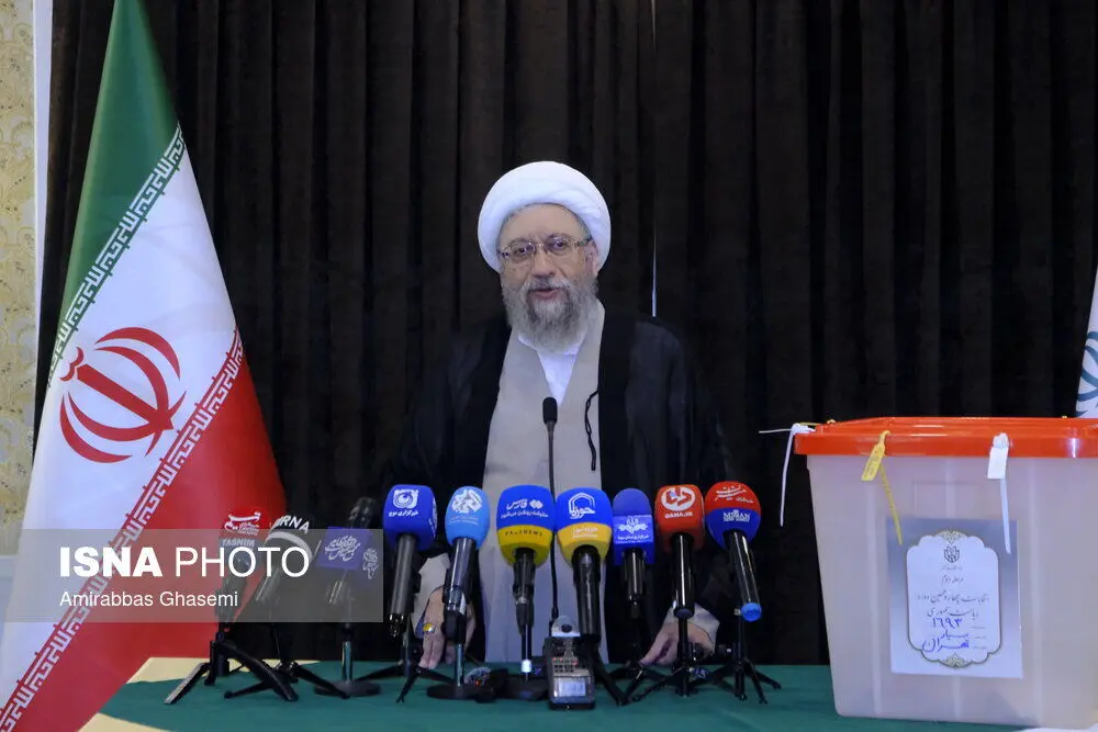 حضور شخصیت های سیاسی در مرحله دوم رای گیری چهاردهمین دوره انتخابات ریاست جمهوری/گزارش تصویری