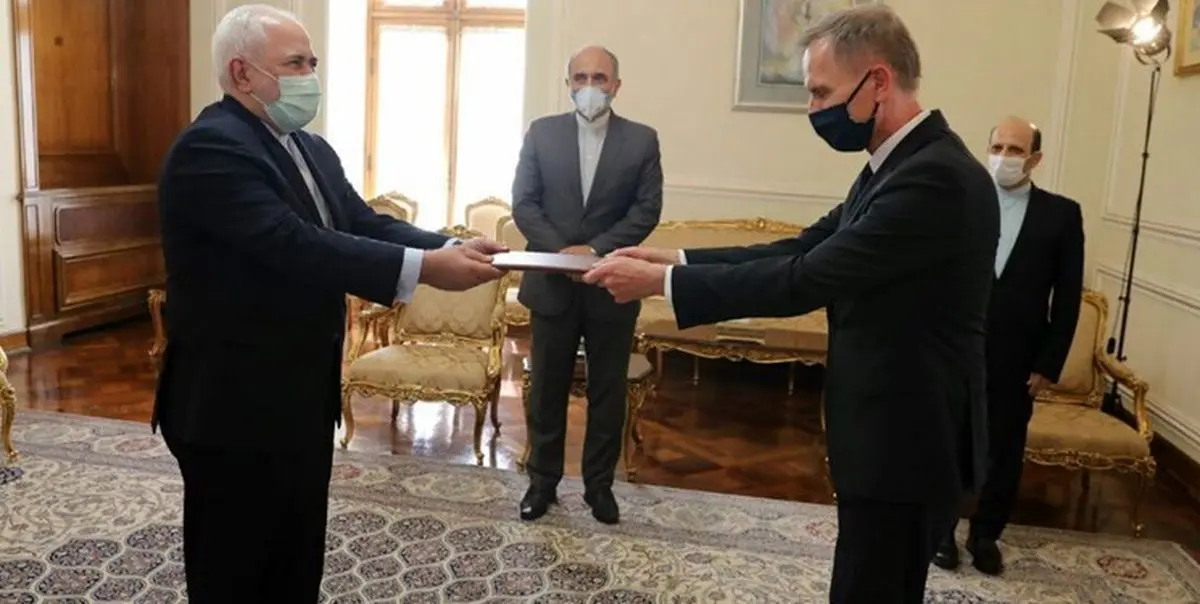 رونوشت استوارنامه سفیر جدید آلمان به ظریف تقدیم شد