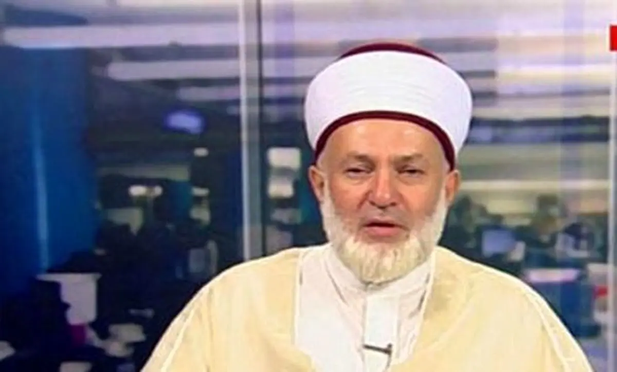 عالم برجسته اهل سنتی که عاشق سجده بر تربت امام حسین (ع) در نماز بود /عکس