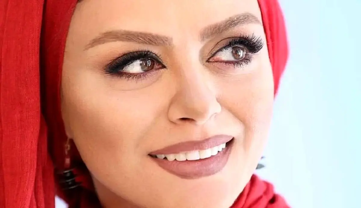 مدرک بین المللی مربیگری یوگای خنده شبنم فرشادجو /عکس