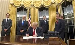 ترامپ فرمان تقویت امنیت مرزها و قوانین مهاجرت را امضا کرد