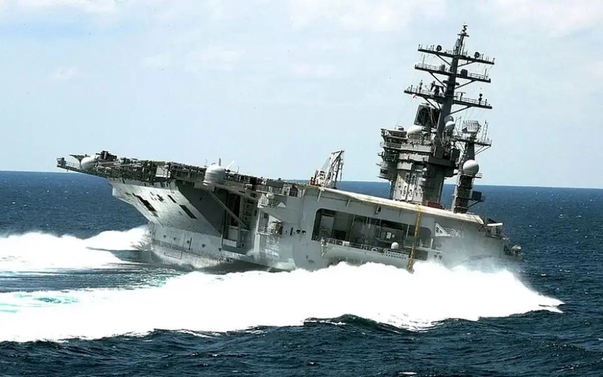 از آبراهام لینکلن تا جرالد فورد؛ ناوهای آمریکا زیر سایه موشک‌های ایران