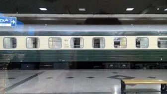 نخستین قطار مسافربری نخجوان وارد ایستگاه راه آهن مشهد شد