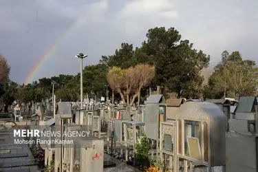 لحظات تحویل سال در گلزار شهدای تهران