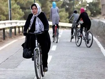 شادی مروجان بی دینی از دوچرخه سواری بانوان در «پارک شادی» یزد