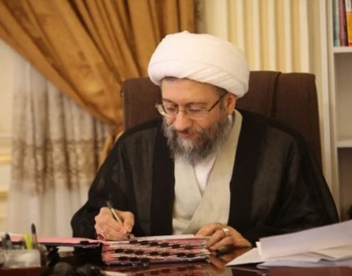 آیت‌الله آملی لاریجانی درگذشت آیت‌الله حائری شیرازی را تسلیت گفت 