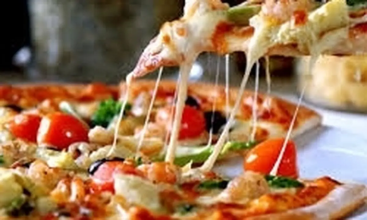 به ۷ دلیل خوردن پیتزا خطرناک است