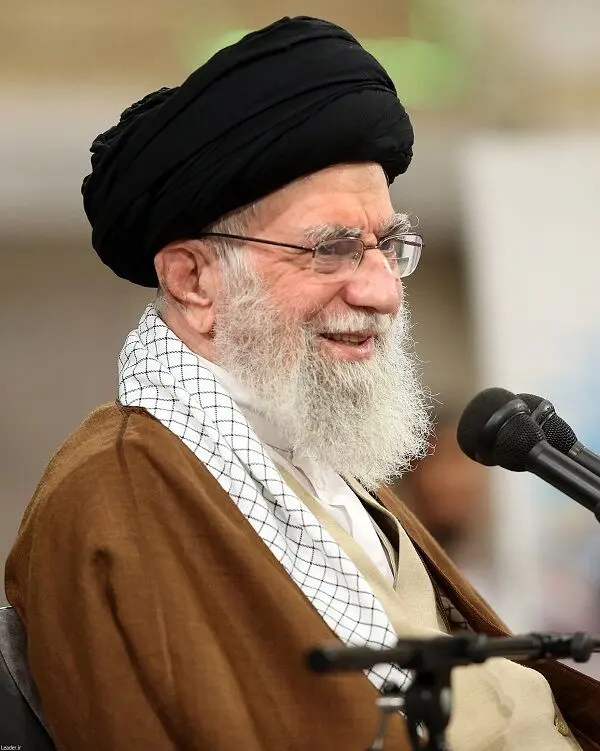 دیدار مداحان و شاعران اهل بیت‌(ع) با مقام معظم رهبری/گزارش تصویری