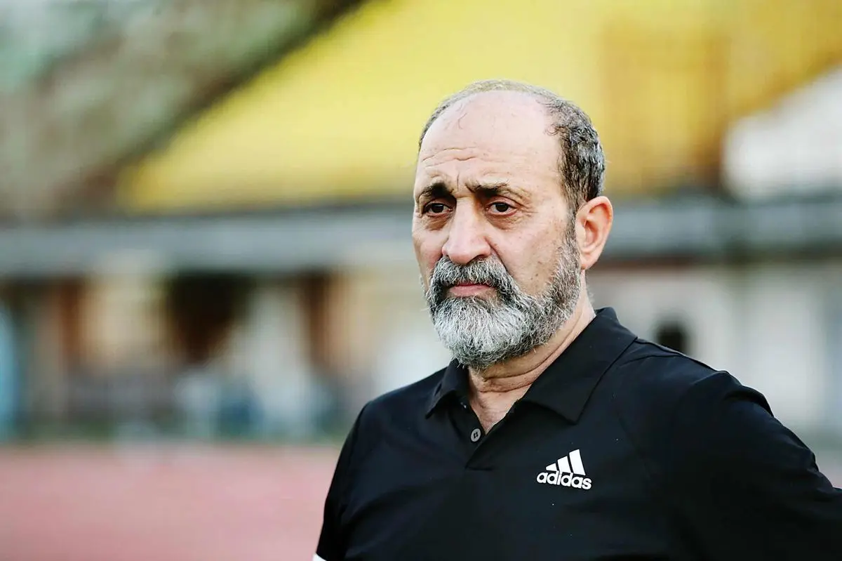 میثاقیان: با عصا هم مربیگری میکنم