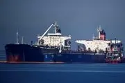 نفتکش توقیف شده حامل پرچم ایران به بندر یونانی منتقل شد