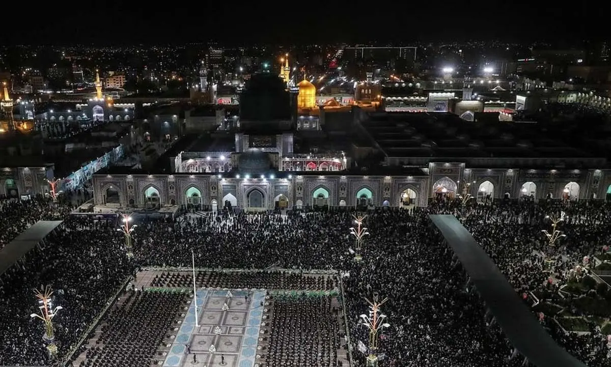 مداح سرشناس در کفشداری حرم امام رئوف(ع)
