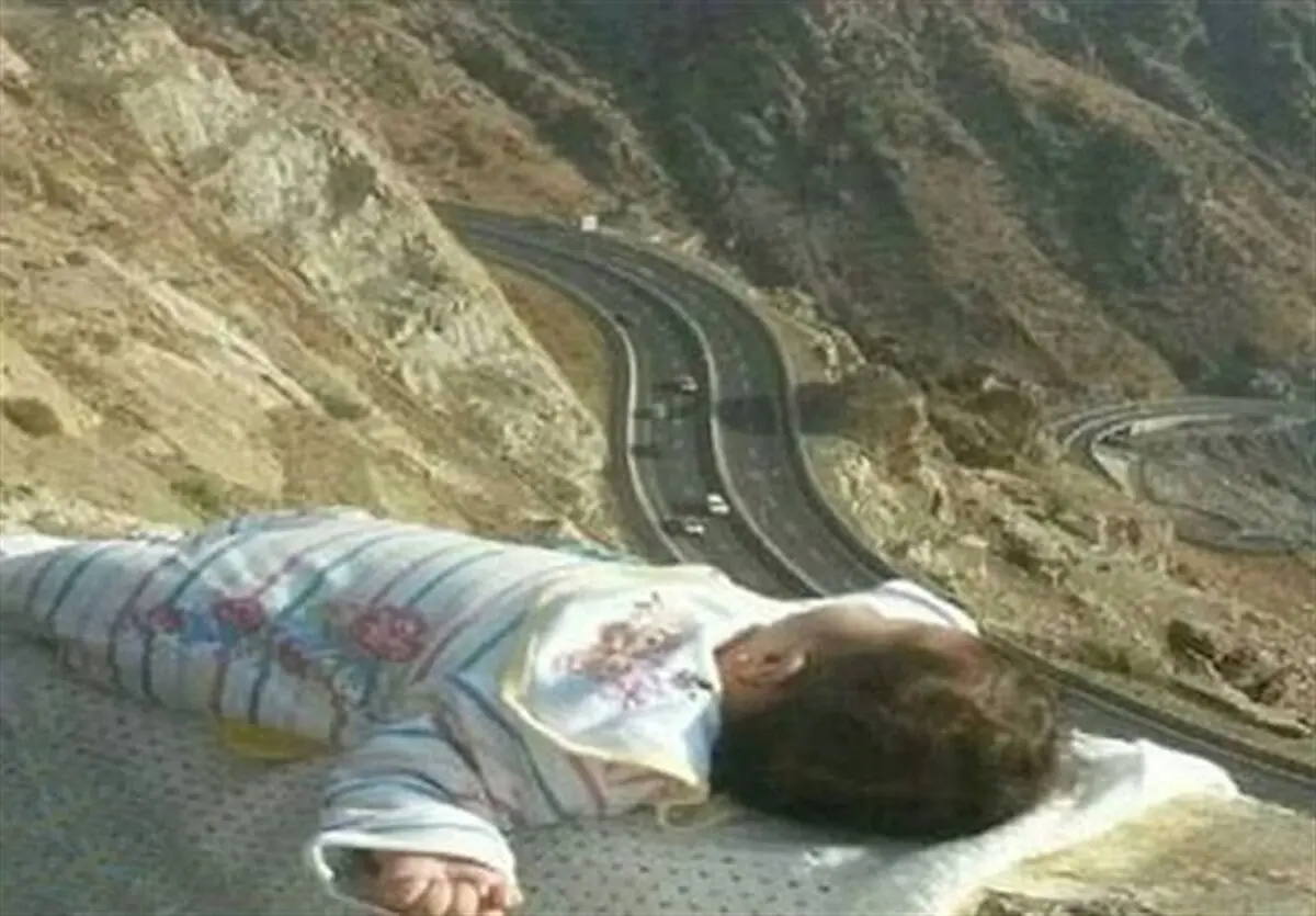 چرا والدین سعودی با نوزاد چند ماهه اینگونه رفتار کردند؟ 