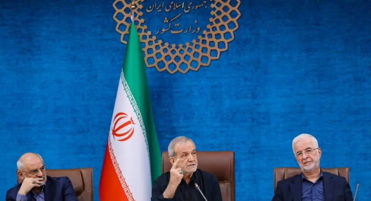 پاسخ صریح پزشکیان به انتقاد یک فعال سیاسی از سپاه