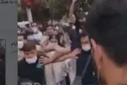 کشیدن چادر از سر یک خانم محجبه+فیلم