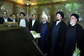 روحانی در حرم امام:در انتخابات مردم ما حماسه دیگری می‌آفرینند