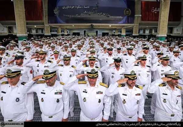 دیدار کارکنان و خانواده‌های ناوگروه ۸۶ ارتش با رهبر معظم انقلاب/گزارش تصویری