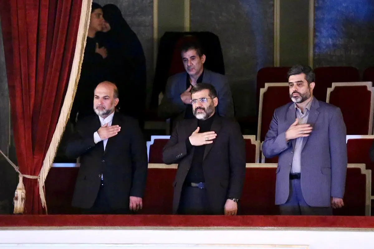 وزیر فرهنگ به تماشای «چهارپایهی عشق» نشست