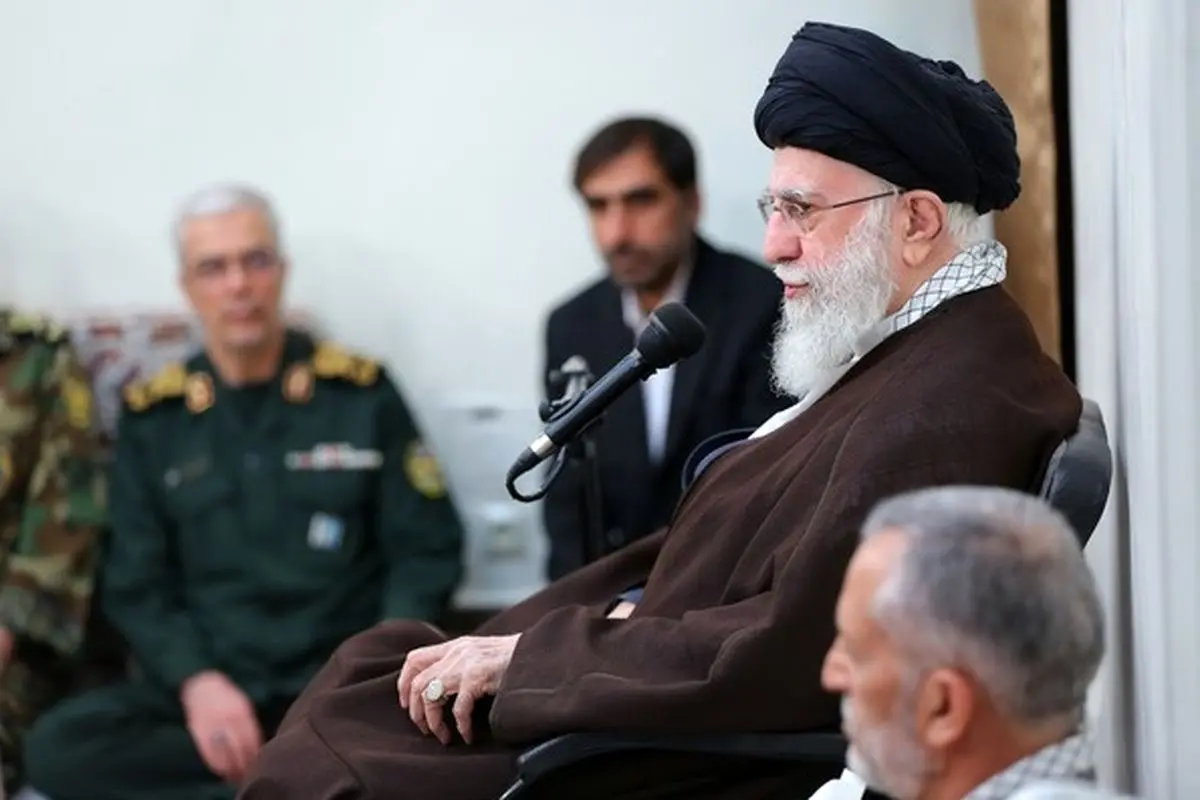 قدردانی امام خامنه ای از عملکرد همراه با تدبیر نیروهای مسلح در حوادث اخیر