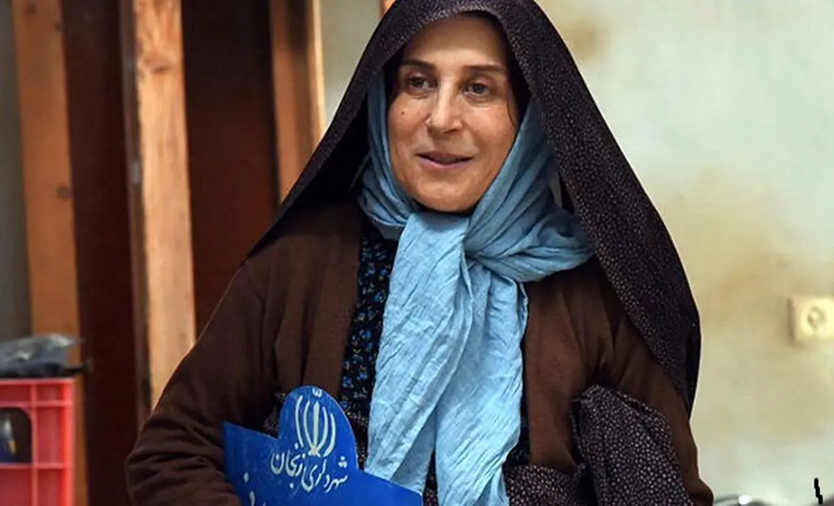 حرکت عجیب فاطمه معتمدآریا در نشست خبری فیلم «آباجان»/ عکس