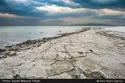 دریاچه نیمه‌جان ارومیه
