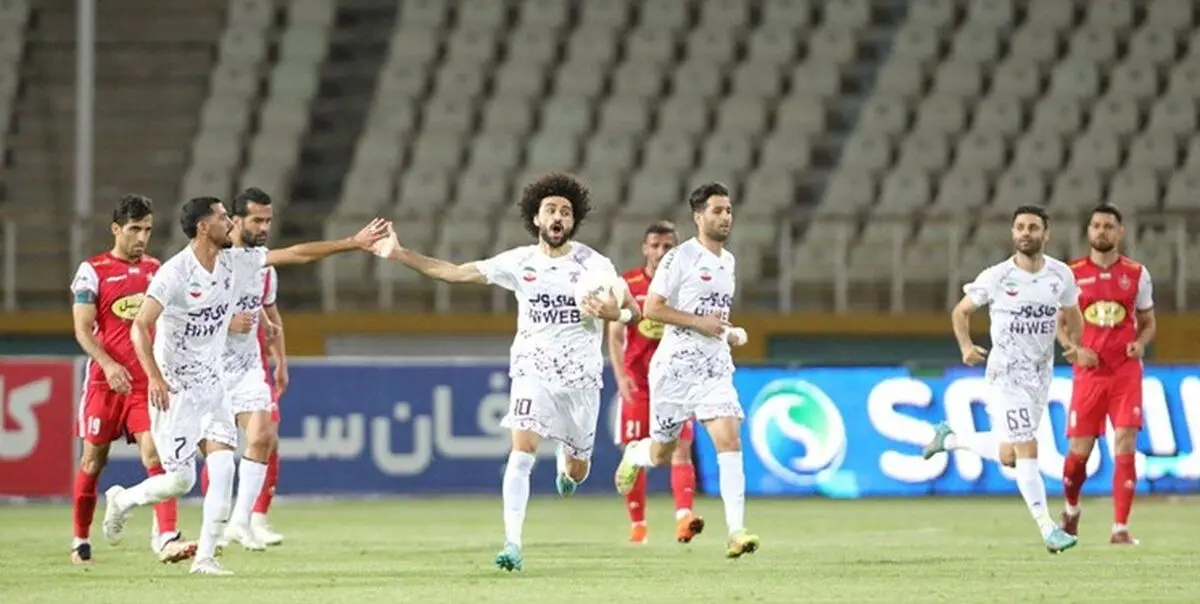 اخبار پرسپولیس/ مرادی: به بیرانوند گفتم به زمین بیایم گل می‌زنم