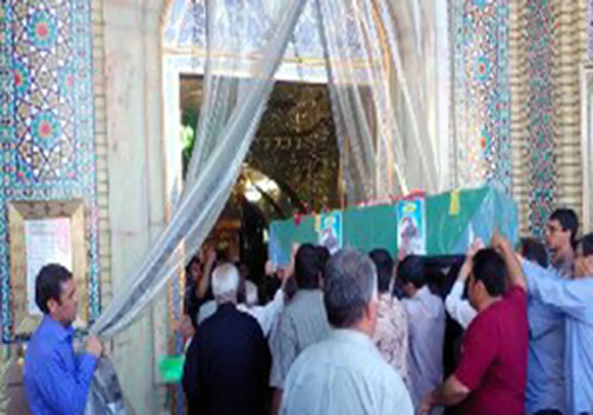 
تشییع پیکر مدافع حرم در شیراز
