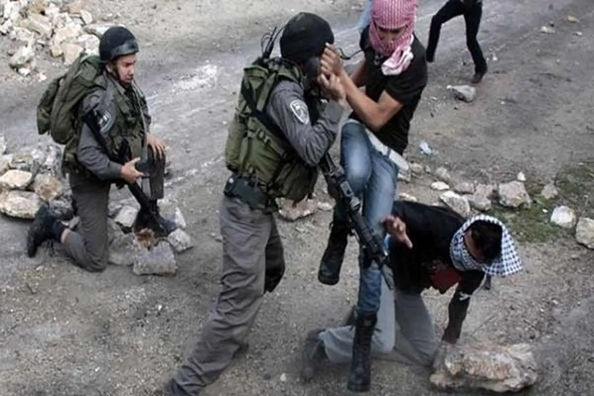 بازداشت ۲ جوان فلسطینی توسط صهیونیستها در نوار غزه