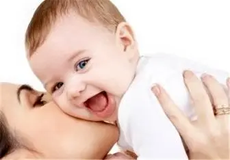 در آغوش گرفتن نوزاد و کودک چه فوایدی دارد؟