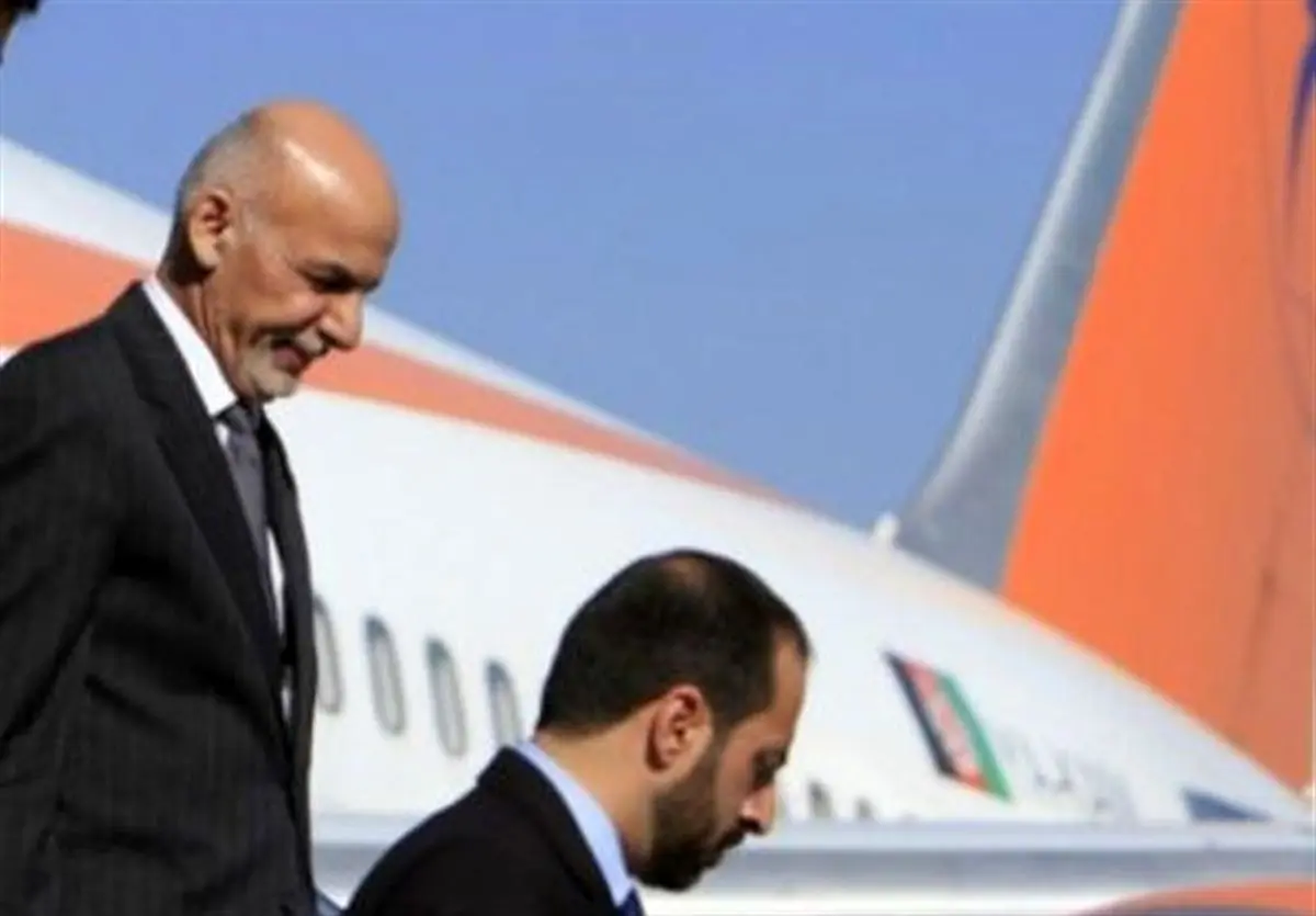 اشرف غنی افغانستان را ترک کرد