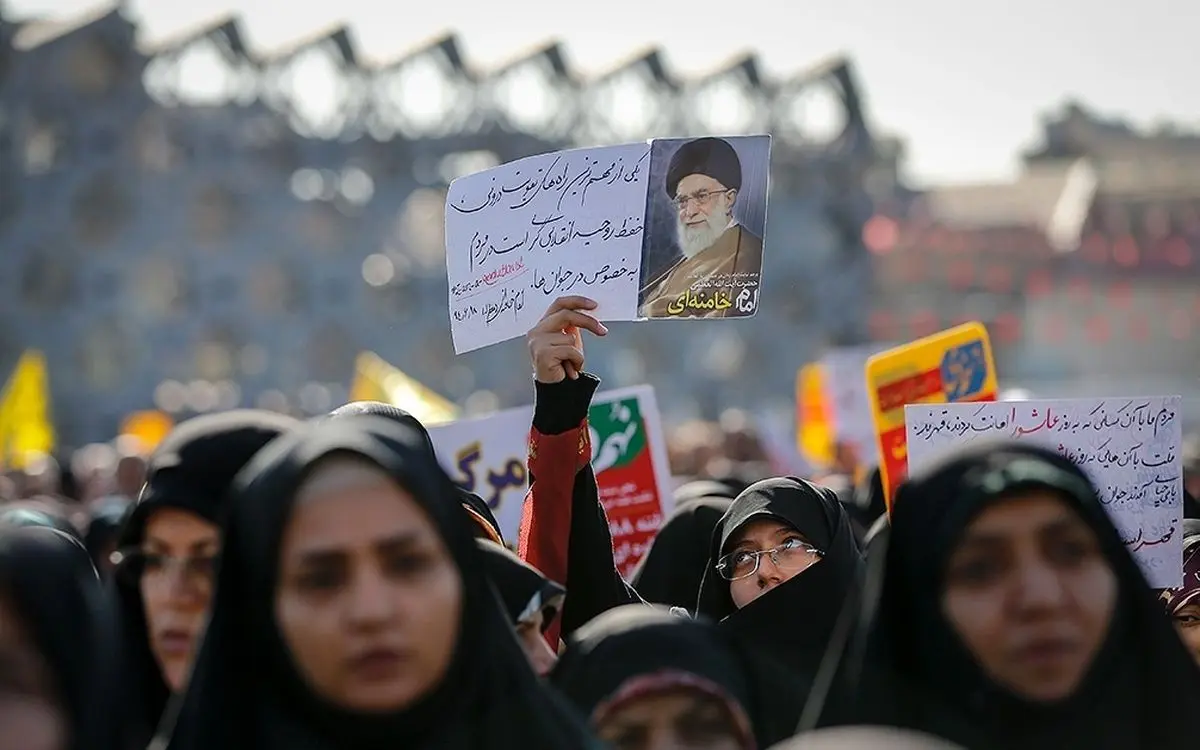 نیروی انقلابی اجازه فراموشی حماسه 9 دی را نخواهد داد